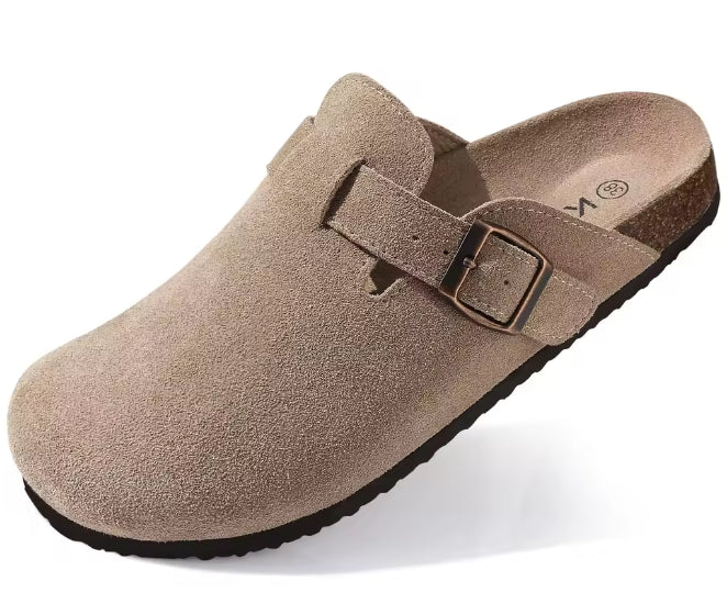 Zuecos unisex de ante con hebilla y suela de corcho
